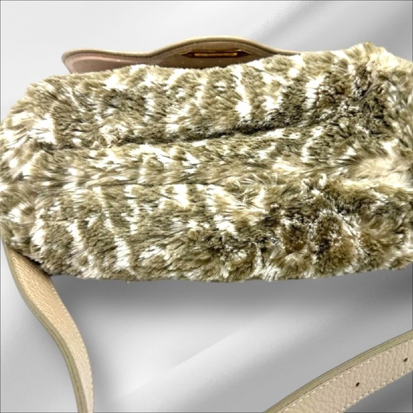 Samantha Thavasa Deluxe Faux Fur & Leather Top Handle Shoulder Bag - Picture 4 of 10